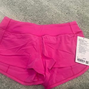 NEW WITH TAGS Lululemon Speed Up LR 2.5" Sonic Pink size 6
